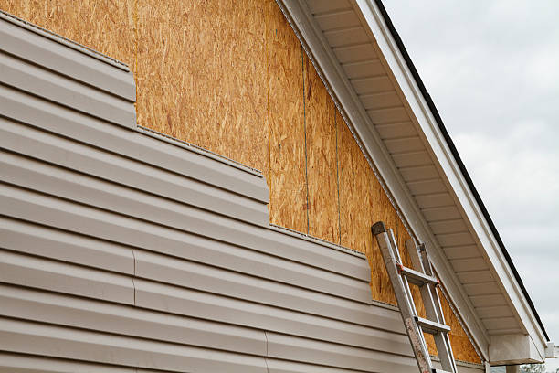 Professional Siding Inspection technician working in Salineville, OH